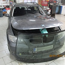 Čelní sklo BMW 1