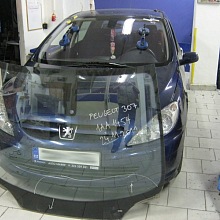 Čelní sklo Peugeot 6